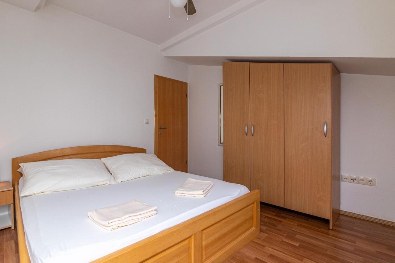 Apartments Janja トロギール エクステリア 写真