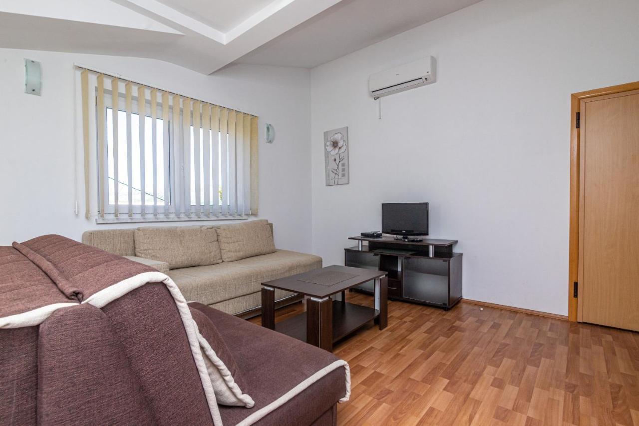 Apartments Janja トロギール エクステリア 写真
