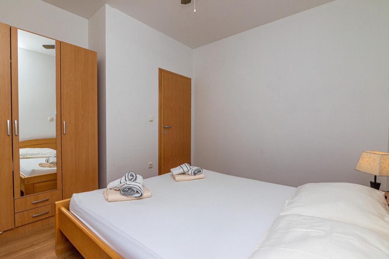 Apartments Janja トロギール エクステリア 写真