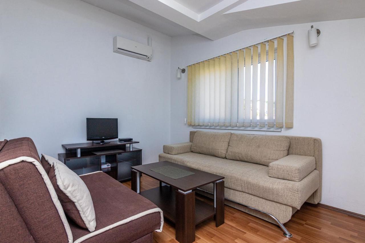 Apartments Janja トロギール エクステリア 写真