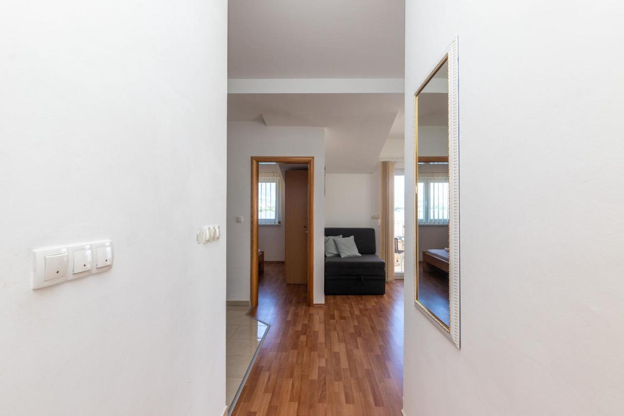 Apartments Janja トロギール エクステリア 写真