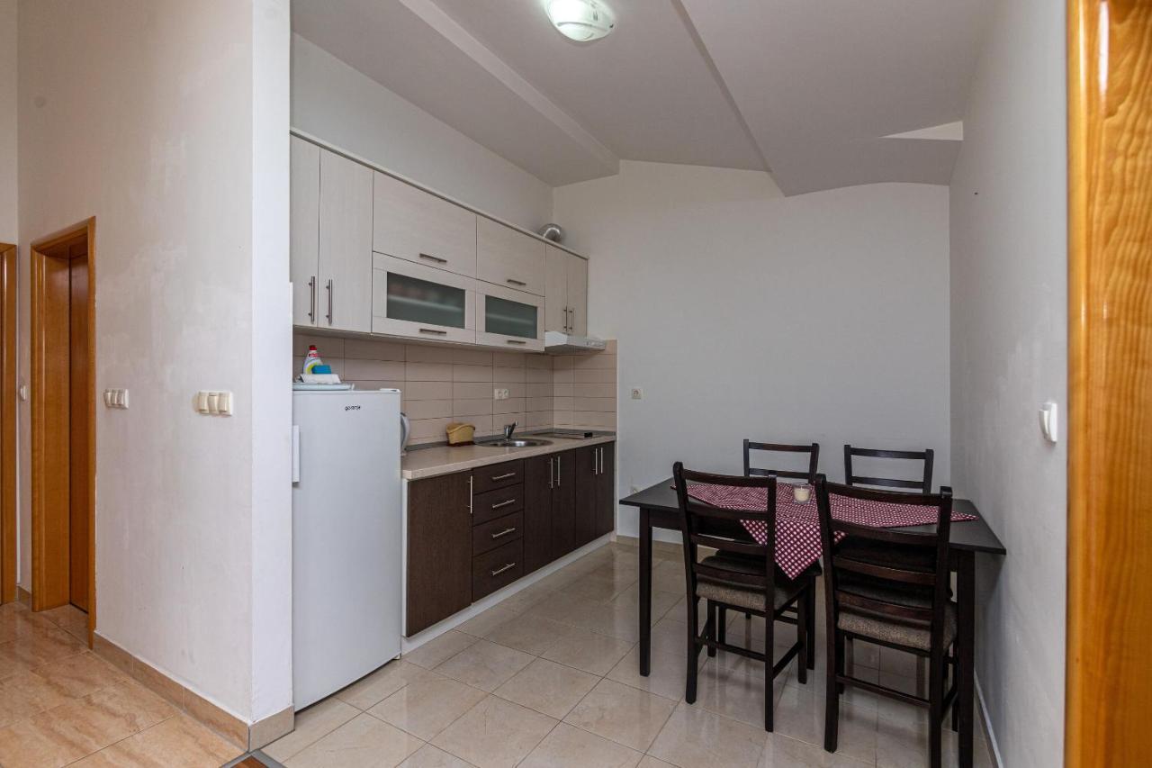 Apartments Janja トロギール エクステリア 写真