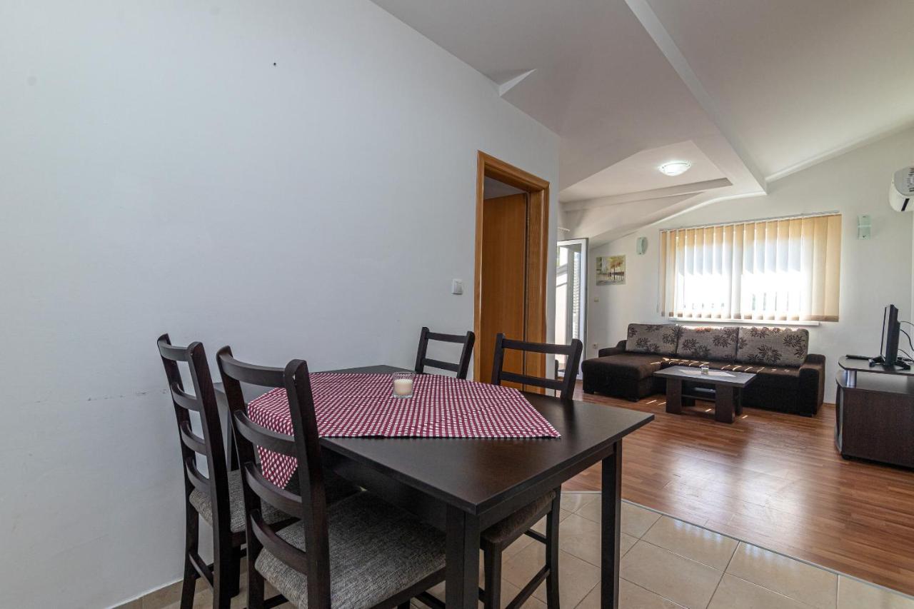 Apartments Janja トロギール エクステリア 写真