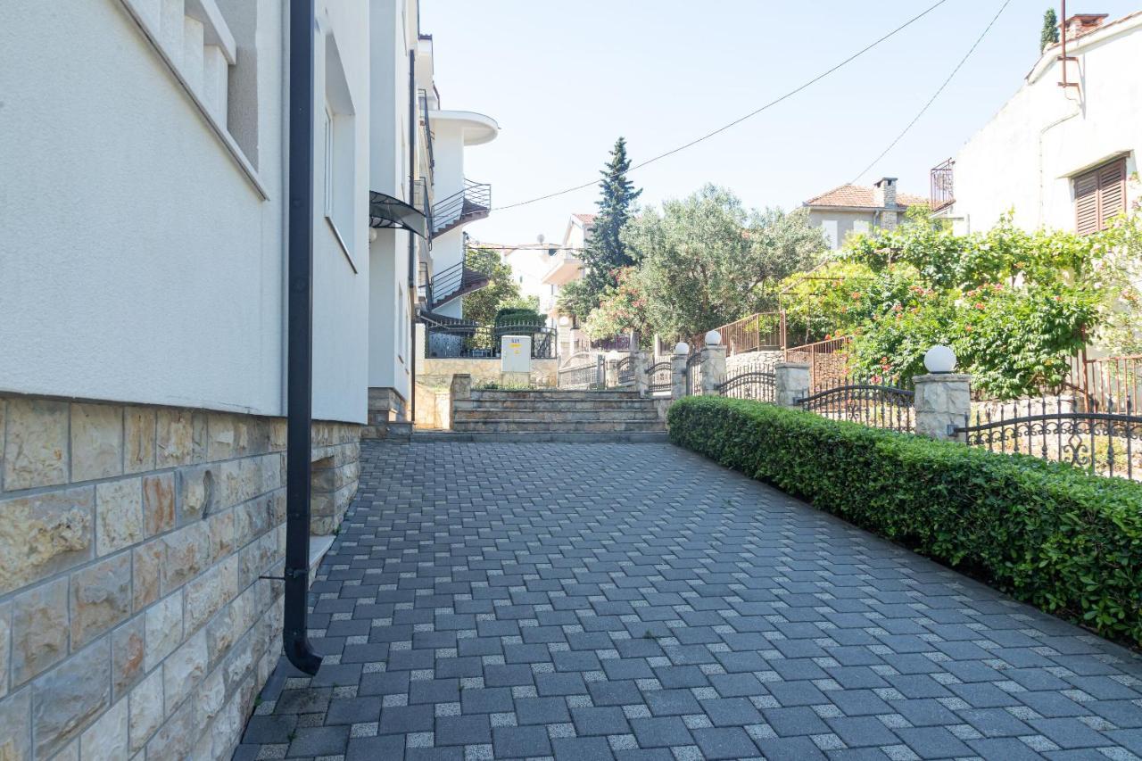 Apartments Janja トロギール エクステリア 写真