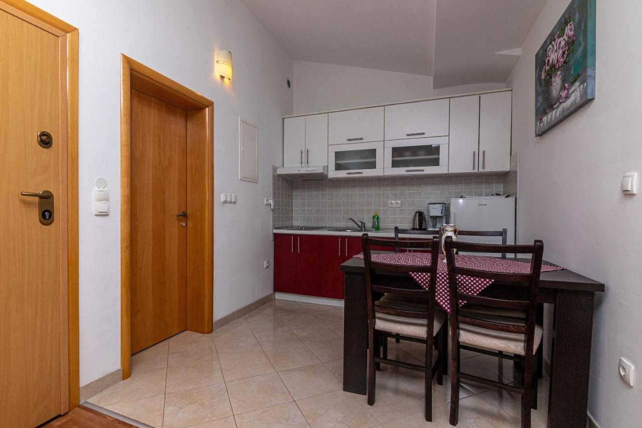 Apartments Janja トロギール エクステリア 写真